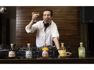 NICK GRIMSHAW WOWS CROWD WITH DJ SET FOR VIP LAUNCH OF NEW TAILS COCKTAILS