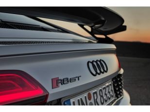 High Performance in Its Purest Form: The new Audi R8 Coupé V10 GT RWD