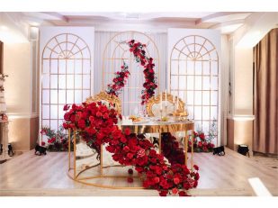 11 Deluxe Wedding Ideas for a Luxurious Red and Gold Wedding