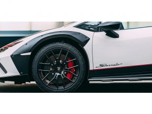 Bridgestone Partners with Lamborghini to Develop World-First Supercar Run-Flat All-Terrain Tire