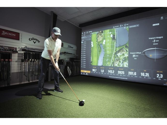 Bloomfield Hills Lounge Gets Golf Simulator And Major Renovation