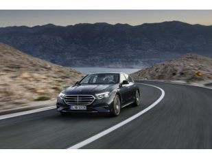 A bridge between tradition and digitalisation: the new E-Class