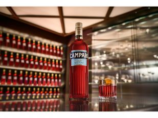 Campari pays homage to Milano through the launch of the iconic new bottle inspired by its home