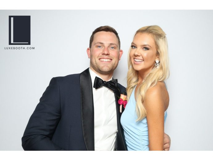 San Diego's Luxebooth.com Scoops Couples' Top Choice Award for Premier Photo Booth Rental Services