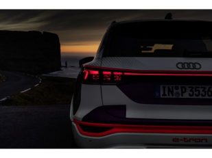 Intelligent and vibrant lighting: the Audi Q6 e-tron with second-generation digital OLED technology