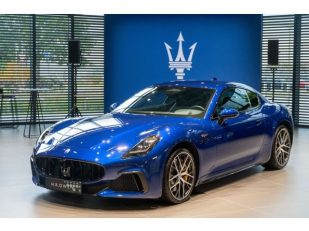 Maserati opens first UK new store concept with presence of Global Brand Ambassador, David Beckham