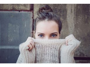 How to Stay Warm and Stylish with Trendy Knit Sweaters