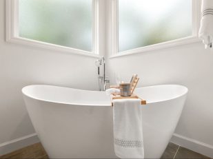 Why Freestanding Bathtubs Are a Timeless Choice for Any Bathroom