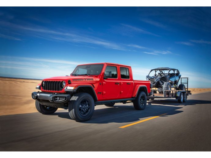 Making Waves: 2024 Jeep® Gladiator High Tide Edition Debuts Exclusively for the Sunshine State