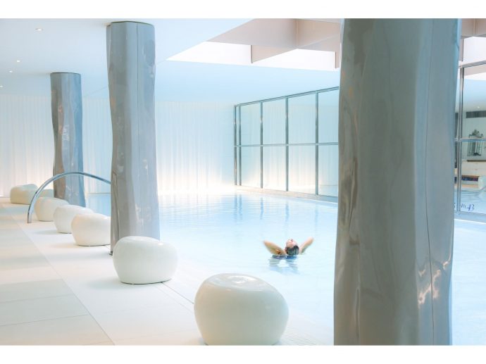 Le Royal Monceau - Raffles Paris: Cryotherapy at the Clarins & myBlend Spa