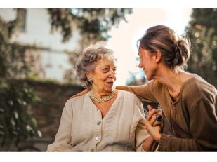 7 Tips for Caring for Someone with Alzheimer’s Disease