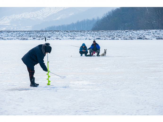 5 Essential Tools for Ice Fishing in Extreme Conditions