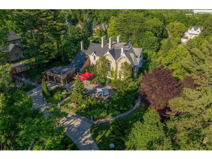 Like a rare piece of art, one of the most iconic homes in Ontario is going to auction