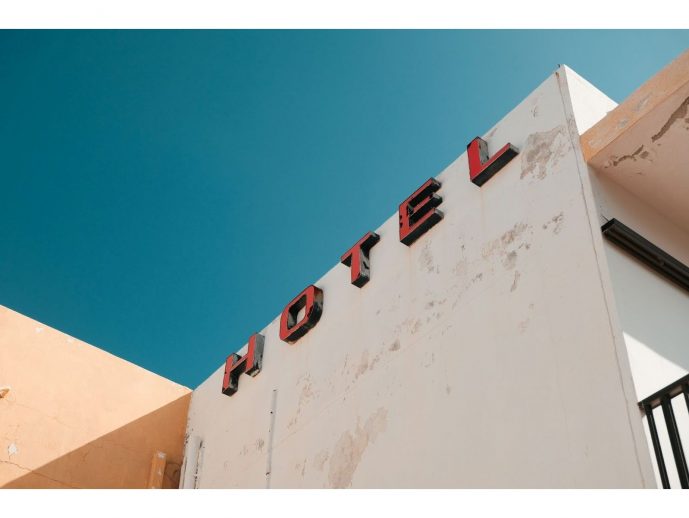 5 Steps to Open a Hotel (& Factors to Consider)