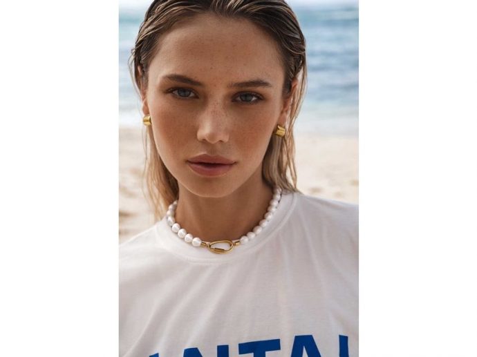 How To Style A Pearl Necklace In A Fashion Forward Way