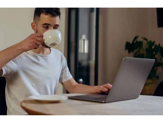 Luxury of Time: How AI Writing Tools Help Elite Students Balance Education and Lifestyle