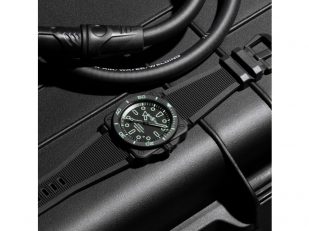 BR-03 Diver Lum Outline from Bell & Ross