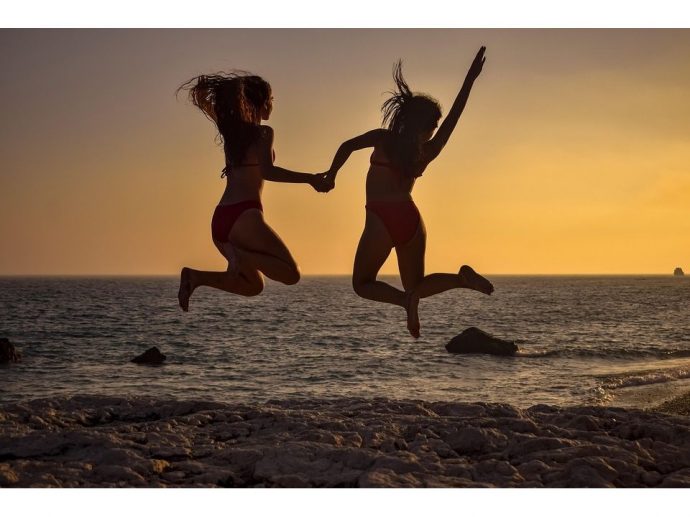 7 Tips for Searching luxury Trendy Women's Swimwear on a Budget