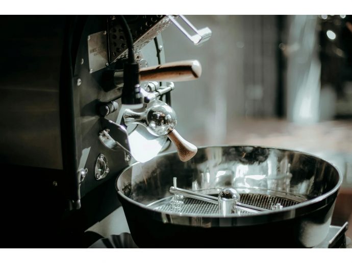 Beyond the Beans: The Industrial Tools Powering Luxury Café Culture