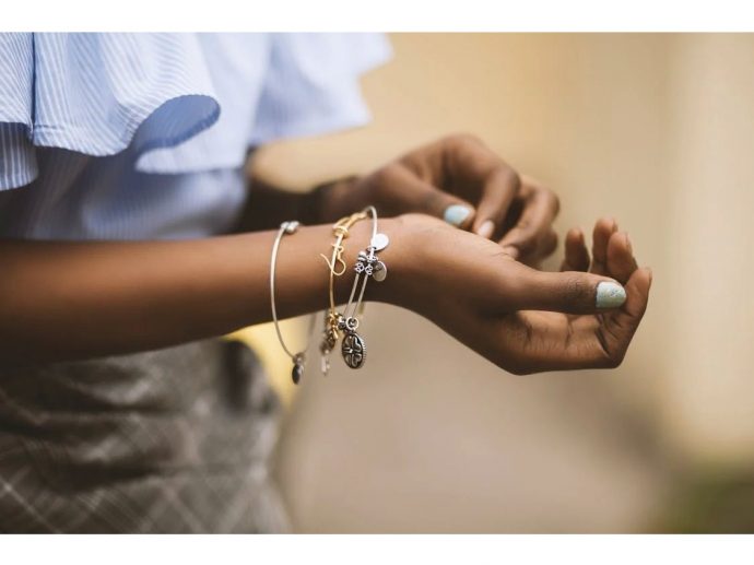 Personalizing Jewelry: Creative Engraving Ideas for Meaningful Accessories