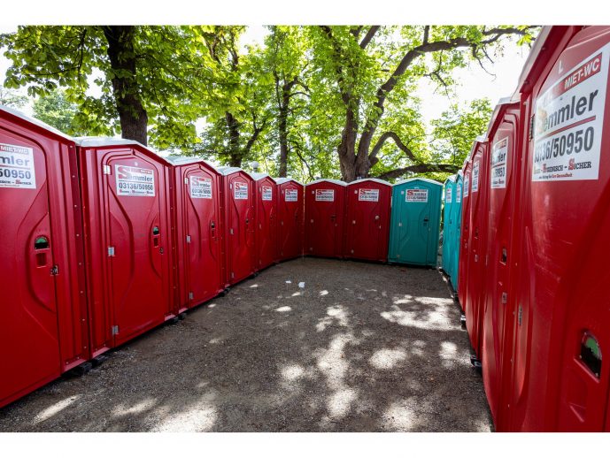 Why Portable Toilets for Hire Are a Must-Have for Outdoor Gatherings