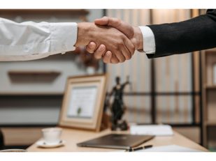 How Your Lawyer Calculates Pain and Suffering After a Car Accident