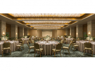 Love in Full Bloom Where individually crafted weddings blossom at Montcalm Mayfair