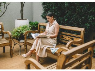 The Essentials Of Creating A Perfect Outdoor Lounge Setting