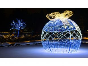 The Art of Illumination: Holiday Lighting as a Luxury Statement