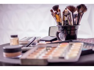 The Right Way to Wear Bronzer at 40 and Beyond