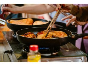 The Art of Balancing Heat and Flavour in Home Cooking