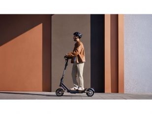 NAVEE ST3 Pro Electric Scooter Wins Prestigious 2025 Innovation Award for Best Electric Scooter