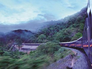 Indian Holiday Pvt. Ltd. Offers Luxury Train Travel throughout India