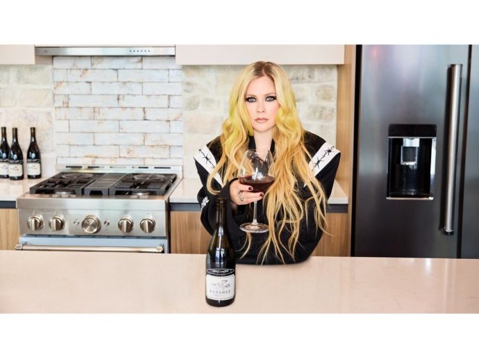 Avril Lavigne Partners With Banshee Wines To Launch "Complicated" Pinot Noir, Her 1st Wine Release