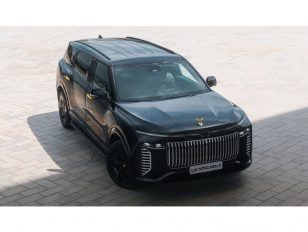 Little-Known Fact: The All-Electric Armored Lac Hong 900 LX Is Built on the VinFast VF 9 Platform
