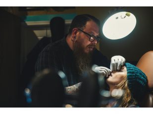 How Piercing Shops Create a Comfortable Client Experience?