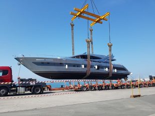 Hull No. 4 of CCN’s 102’ Flyingsport line recently launched in Marina di Carrara