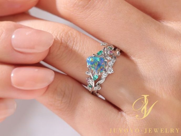 Opal Rings Define 2025's High Jewelry Trends for Ultimate Luxury