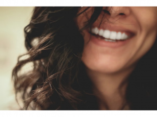 The Artistry Behind a Perfect Smile: How Elite Cosmetic Dentists Craft Natural, Beautiful Results