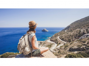 Luxury Travel Prep Checklist: Connectivity, Comfort, and Cultural Immersion